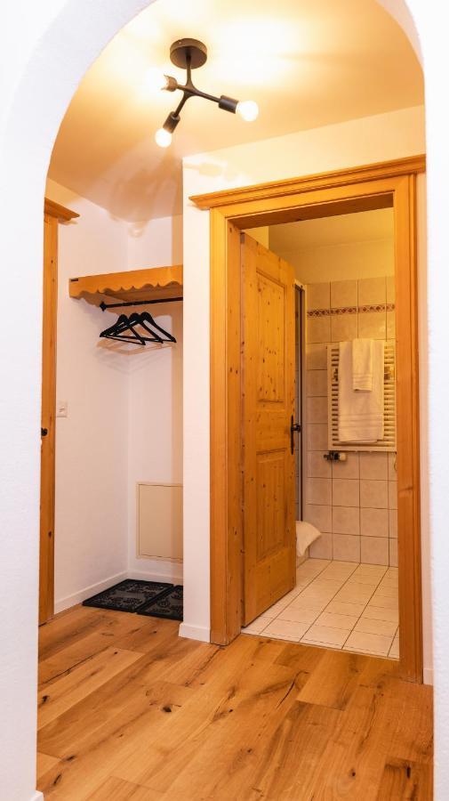 Wunderstay Alpine 16 Chic Studio Central Location Клостерс Екстериор снимка