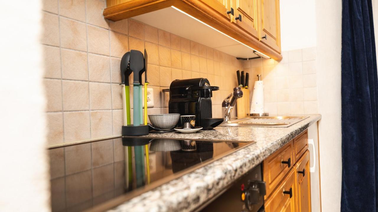 Wunderstay Alpine 16 Chic Studio Central Location Клостерс Екстериор снимка